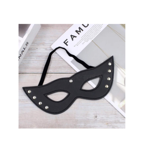 Μαύρη Cat-Eye Μάσκα Ματιών από Συνθετικό Δέρμα με Μεταλλικά Πριτσίνια Role Play